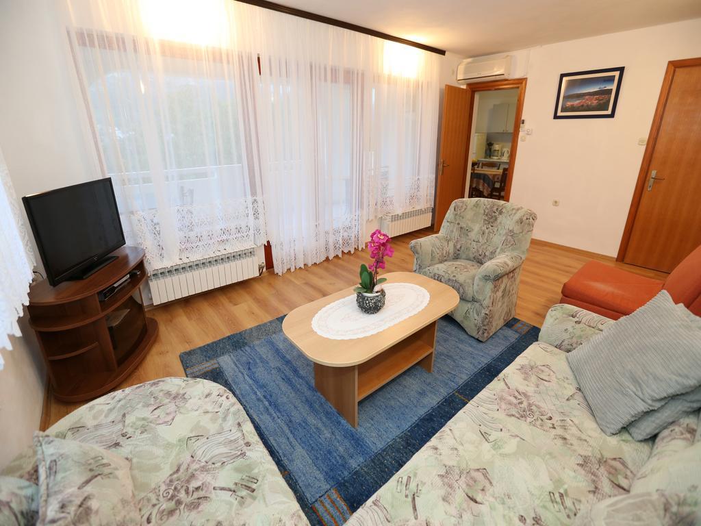 Apartments Juranic Baška Kamer foto