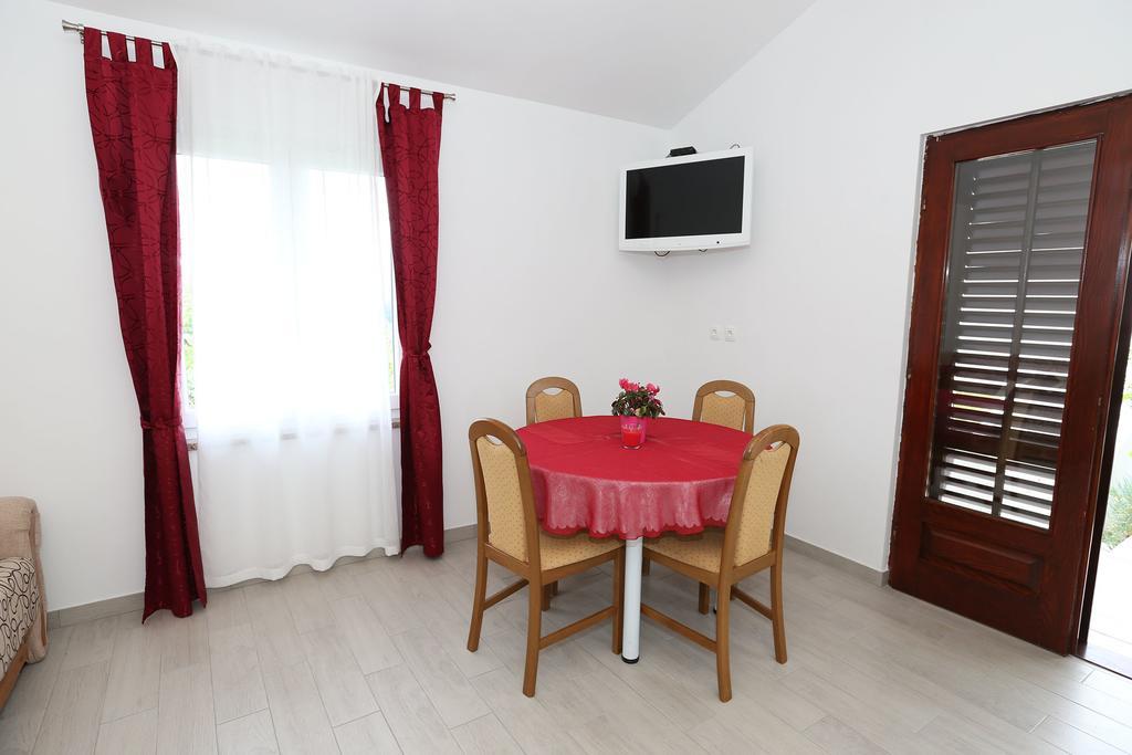 Apartments Juranic Baška Buitenkant foto