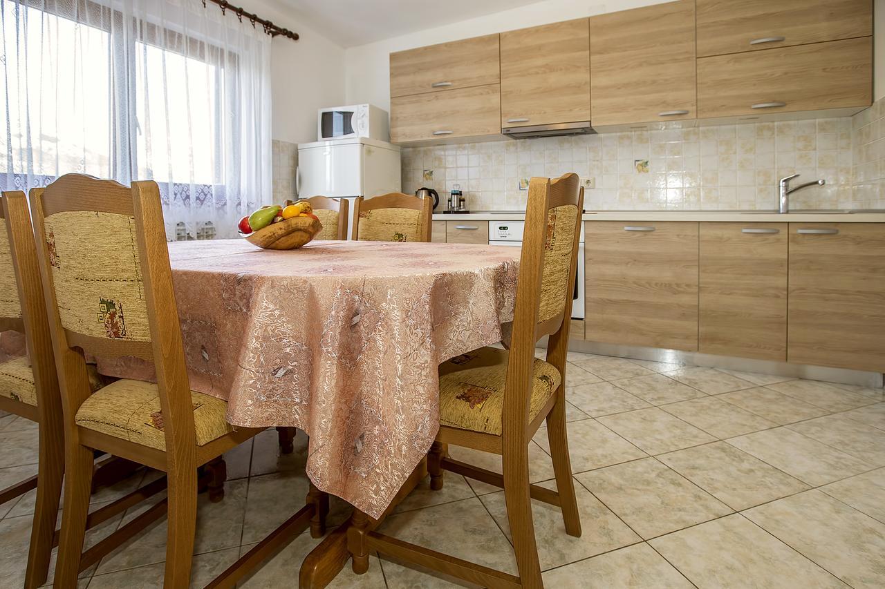 Apartments Juranic Baška Buitenkant foto