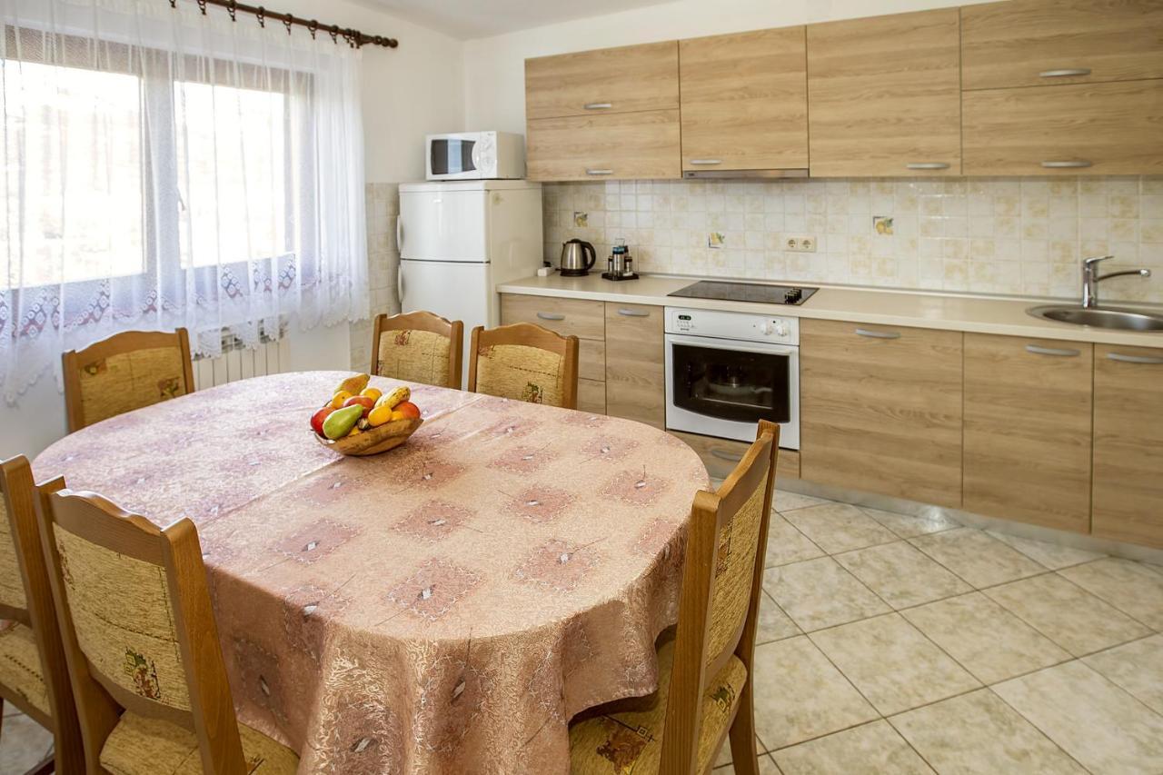 Apartments Juranic Baška Buitenkant foto